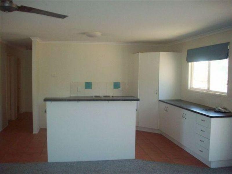 17 Castlereagh Crt, Southside QLD 4570