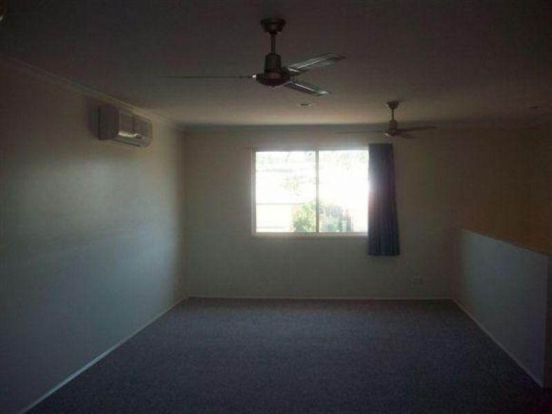 17 Castlereagh Crt, Southside QLD 4570