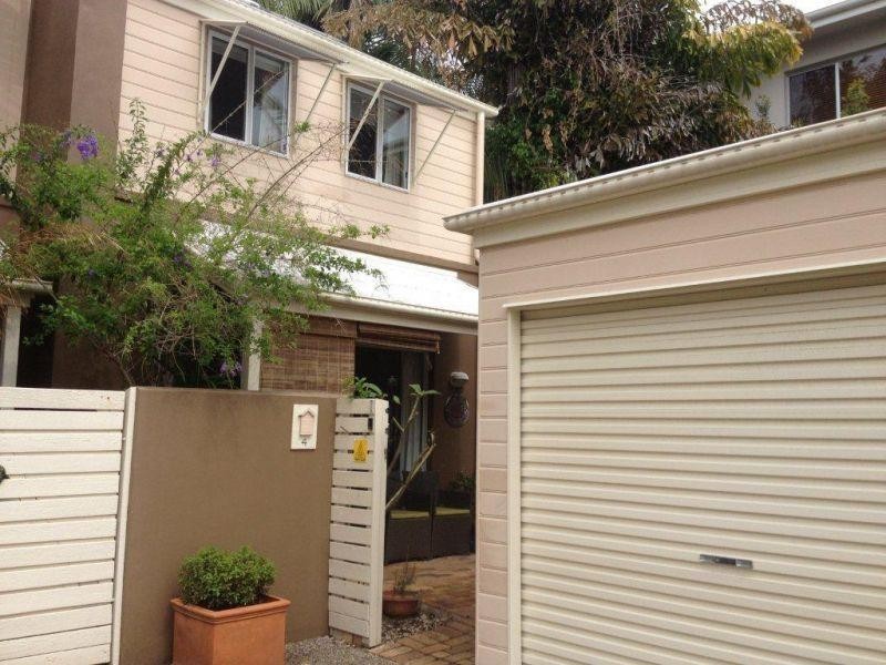 4/12 James St, Noosaville QLD 4566