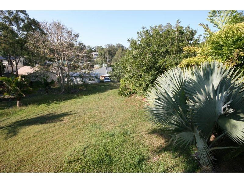 18 Barton Road, Victory Heights QLD 4570