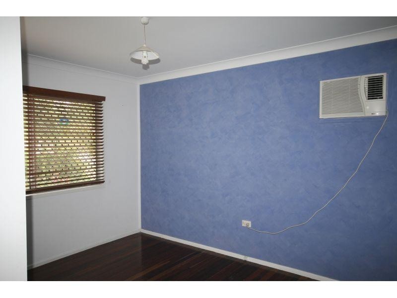 18 Barton Road, Victory Heights QLD 4570