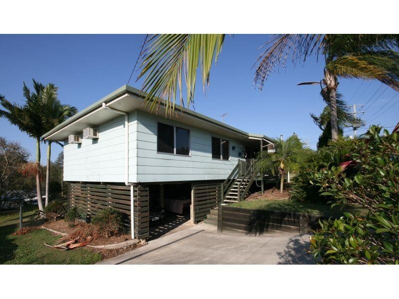 18 Barton Road, Victory Heights QLD 4570