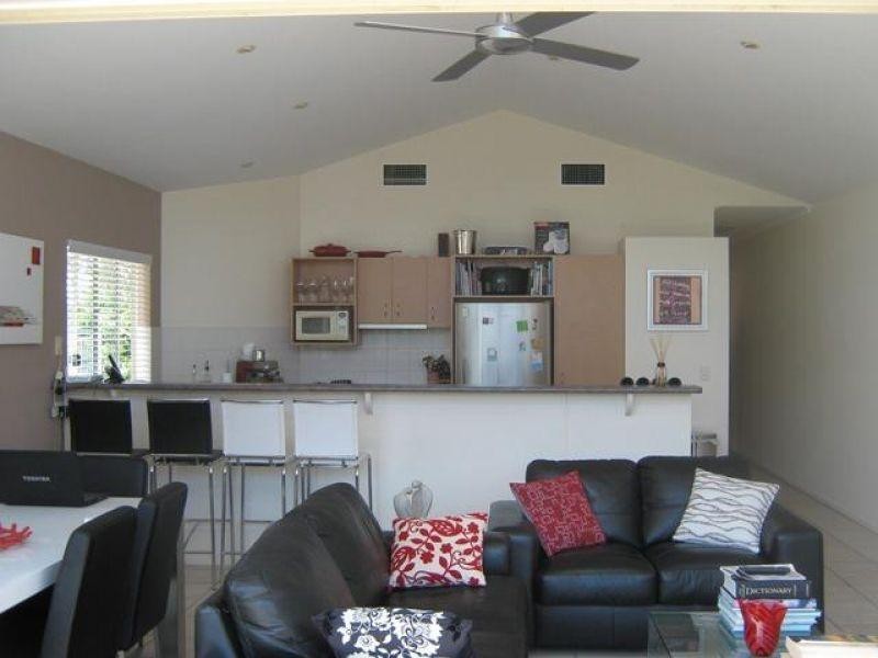 8/235 Gympie Terrace, Noosaville QLD 4566