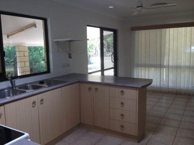 97 Lake Weyba Drive, Noosaville QLD 4566