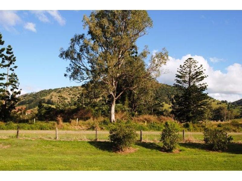 4 Mahaffey, Goomboorian QLD 4570