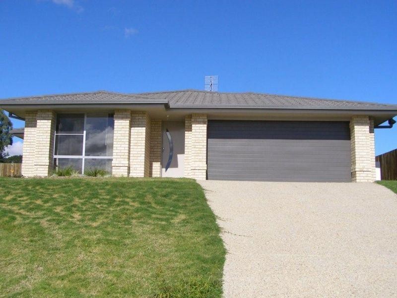 10 Chairmans Close, Jones Hill QLD 4570