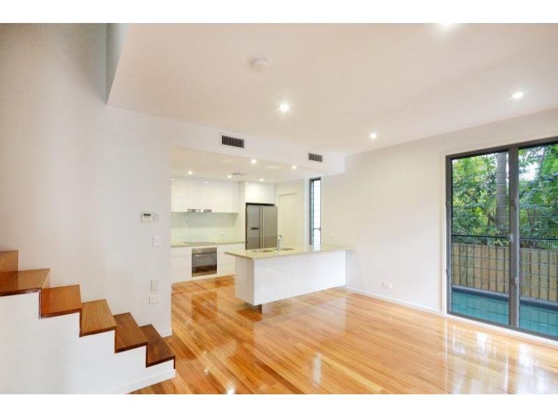 2/15 Ann, Noosaville QLD 4566