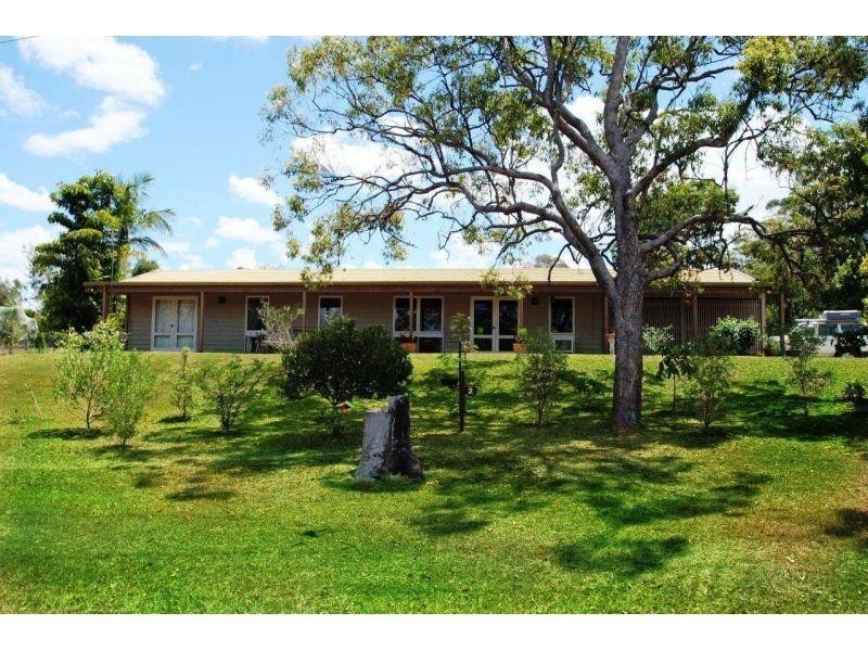 2 Goldstone Cres, Southside QLD 4570