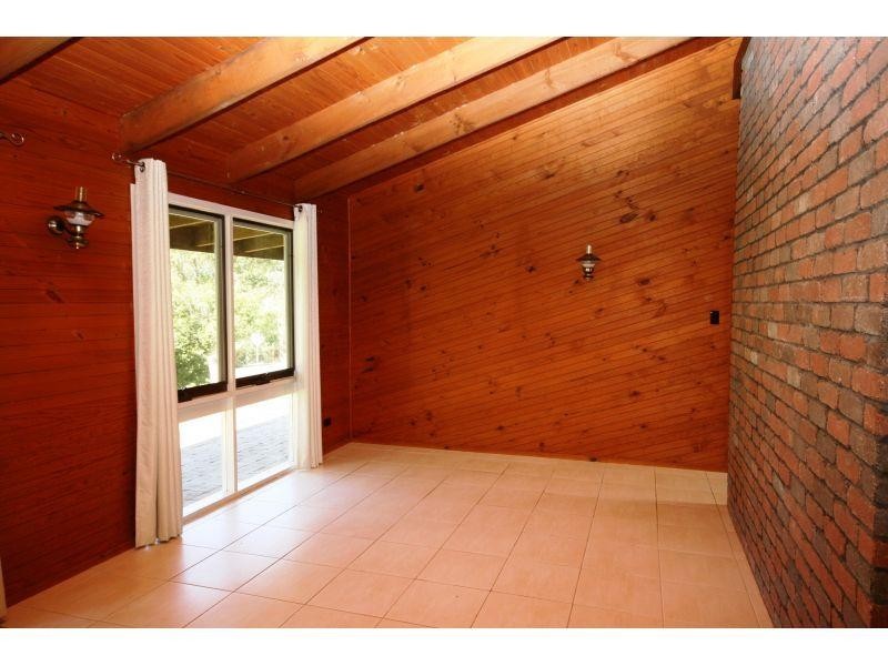 2 Goldstone Cres, Southside QLD 4570