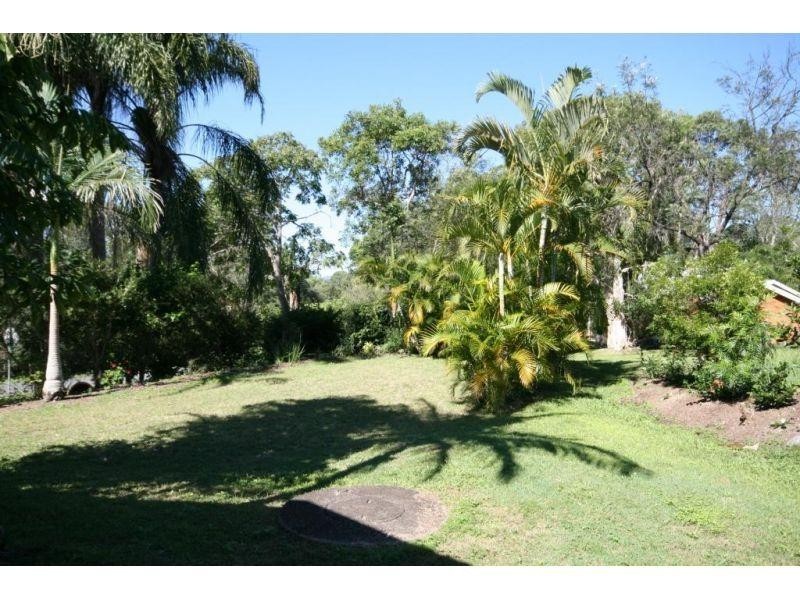 2 Goldstone Cres, Southside QLD 4570