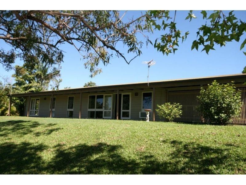 2 Goldstone Cres, Southside QLD 4570