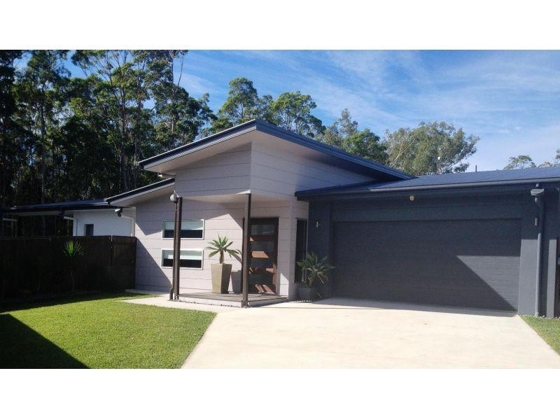 8 Moorhen Place, Noosaville QLD 4566