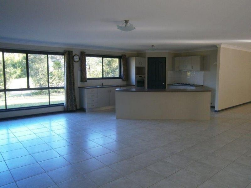 28 White Wood Crt, Lake Macdonald QLD 4563