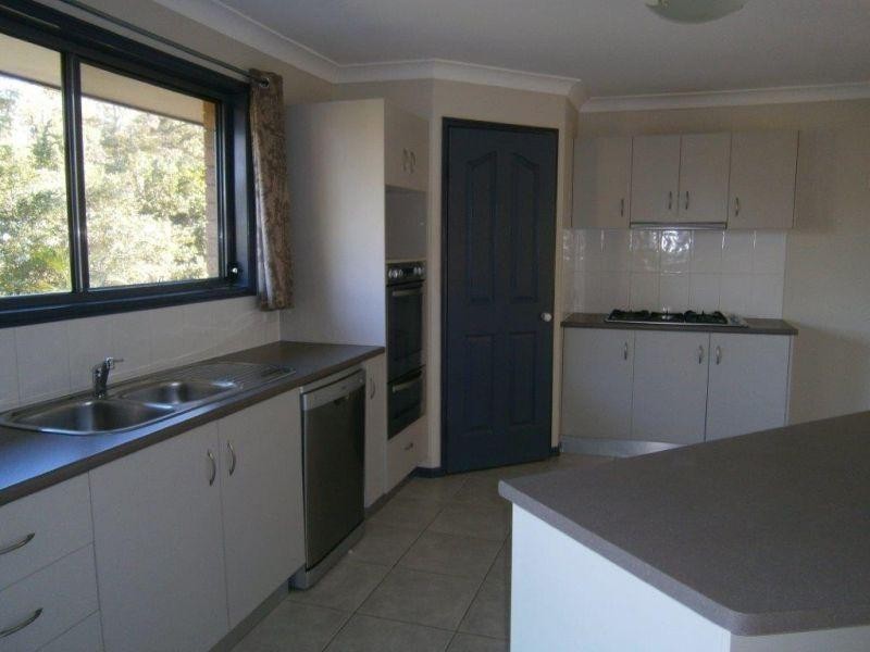 28 White Wood Crt, Lake Macdonald QLD 4563