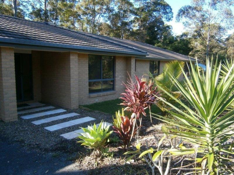 28 White Wood Crt, Lake Macdonald QLD 4563