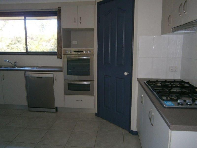 28 White Wood Crt, Lake Macdonald QLD 4563