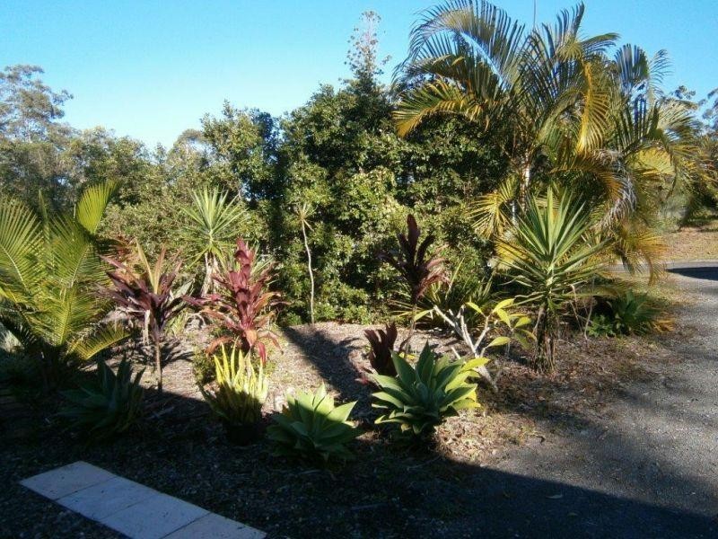 28 White Wood Crt, Lake Macdonald QLD 4563