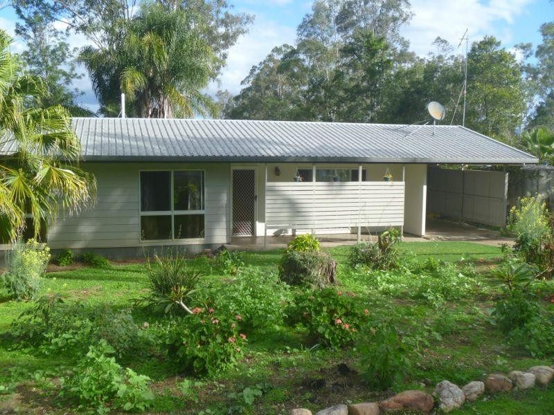 87 Rocks Road, Southside QLD 4570