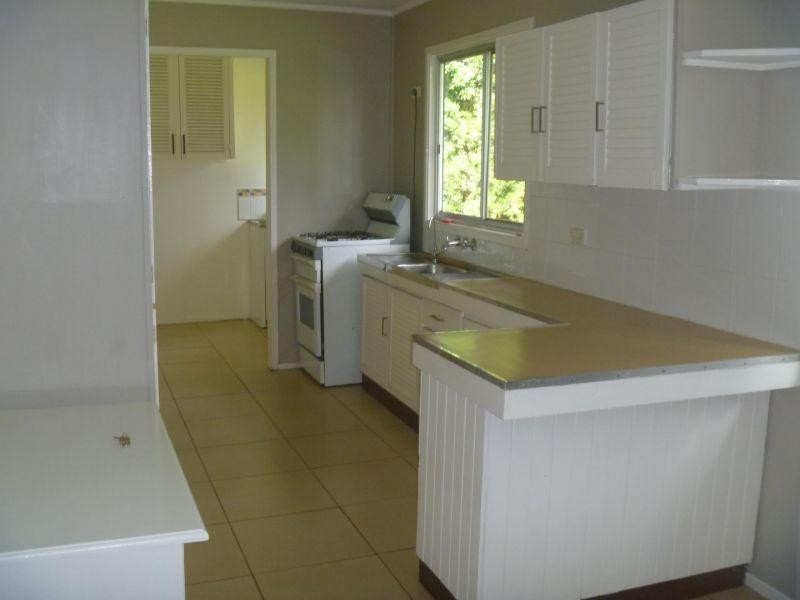 87 Rocks Road, Southside QLD 4570