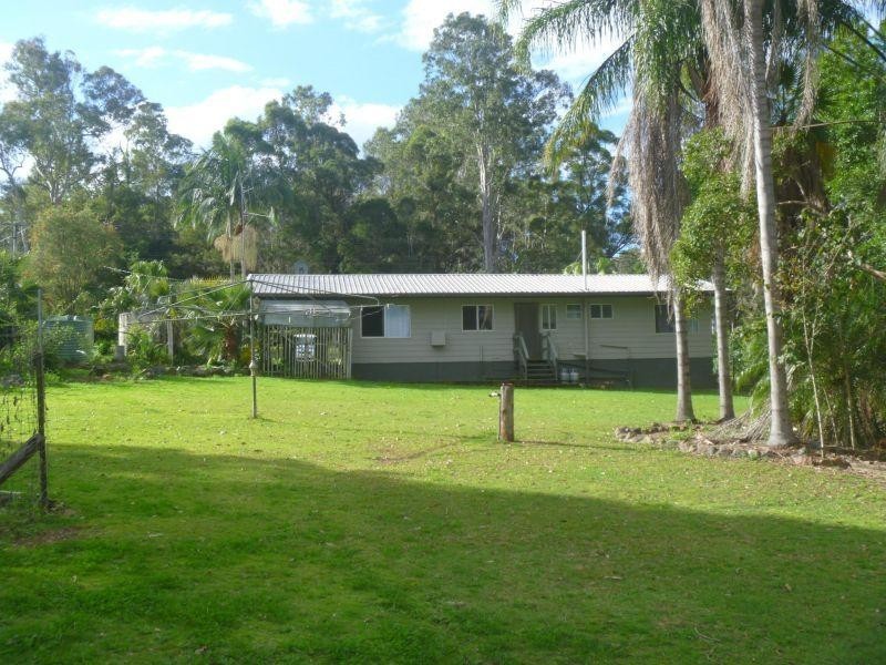 87 Rocks Road, Southside QLD 4570