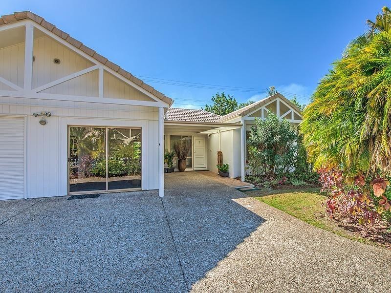 4/2 Swan St, Noosaville QLD 4566