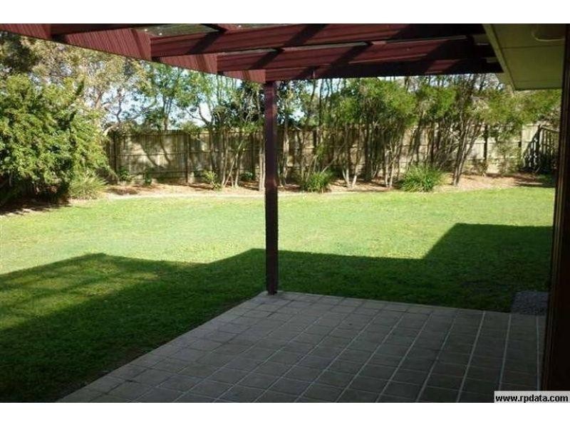 9 Wave Ave, Noosaville QLD 4566