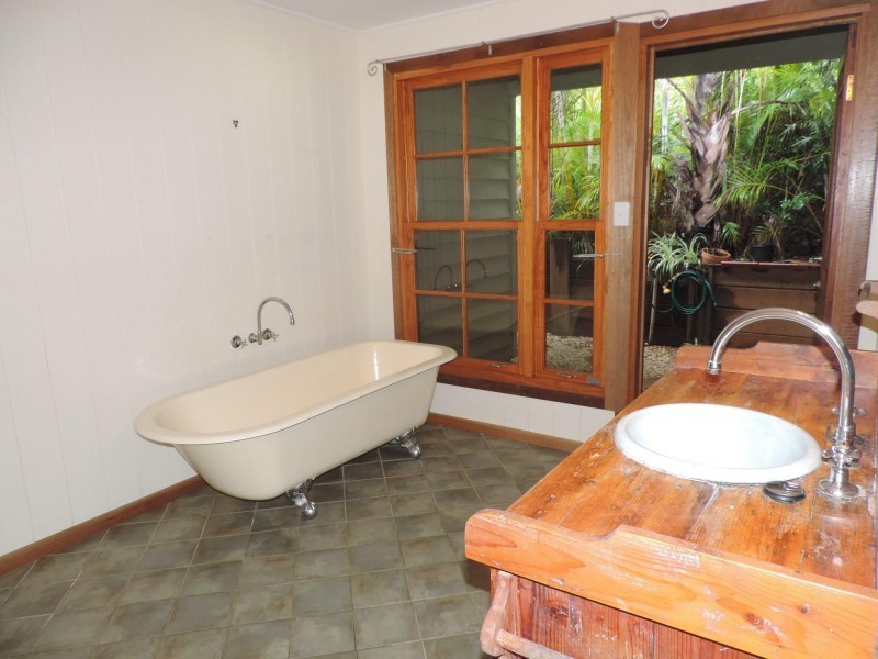 196 Nandroya Rd, Cooroy QLD 4563