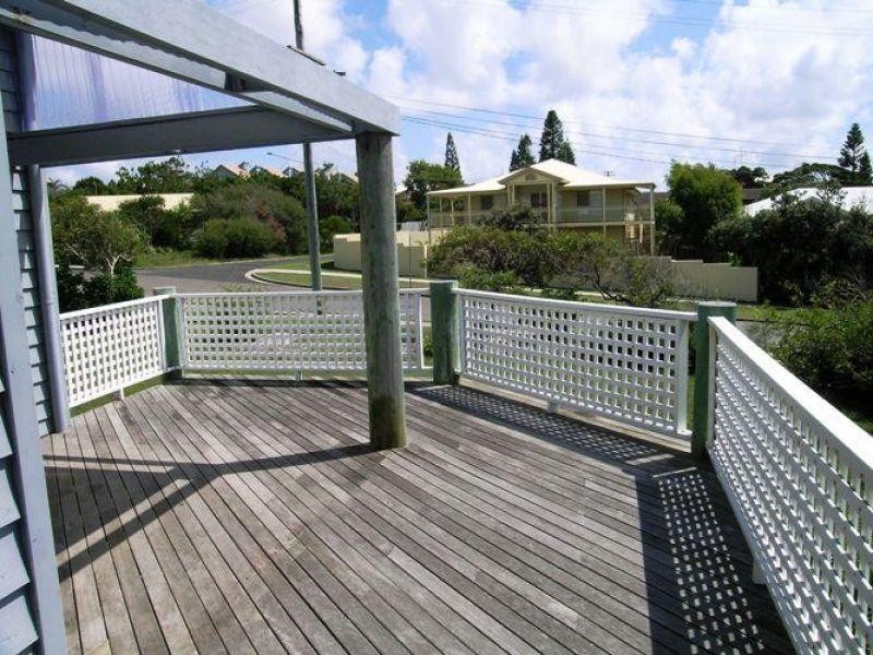 2 Orient Drive, Sunrise Beach QLD 4567