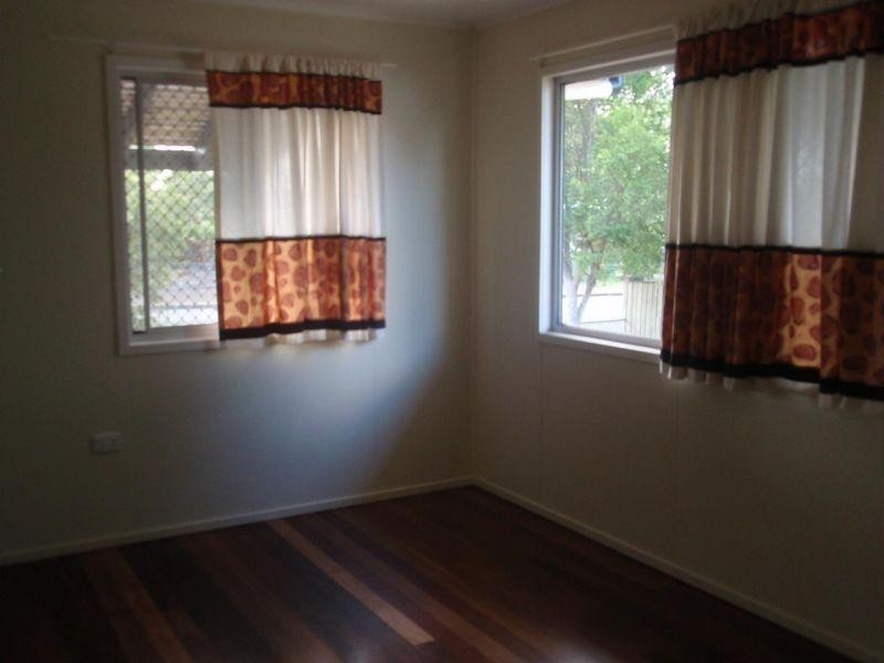 3 Valentine Street, Southside QLD 4570