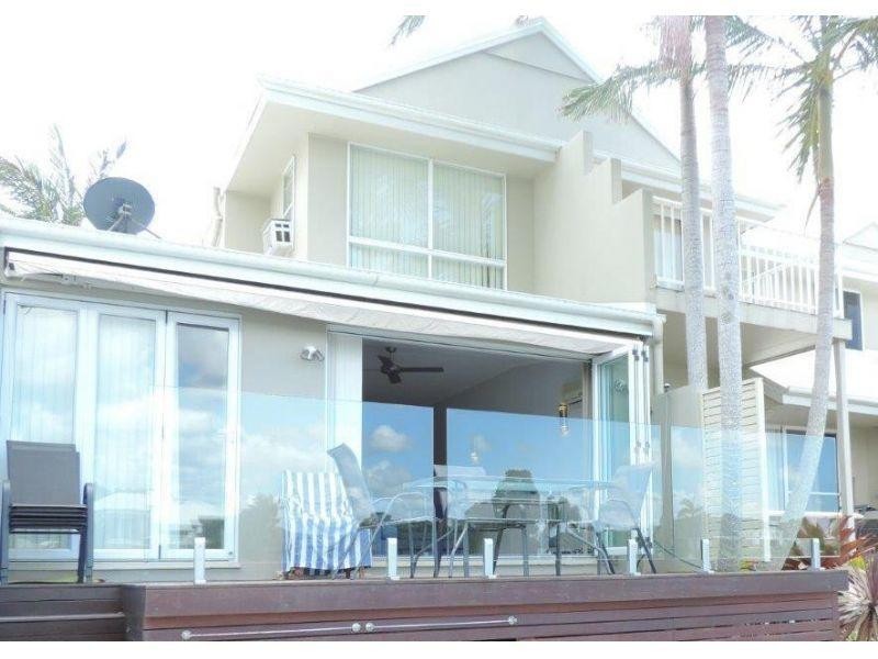 4/5 Sunseeker Close, Noosaville QLD 4566