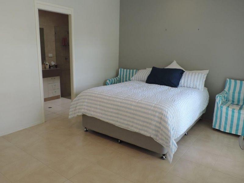 4/5 Sunseeker Close, Noosaville QLD 4566