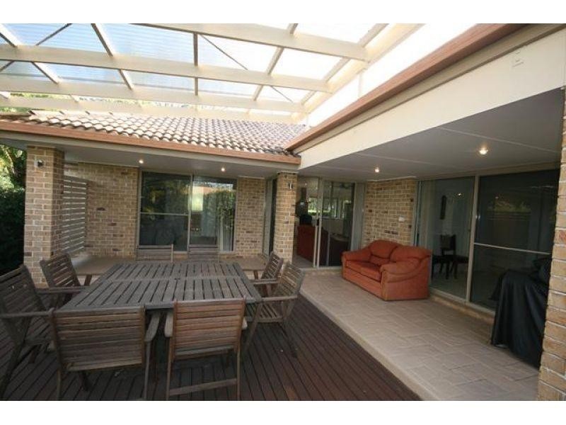 2 Honeyeater Ave, Noosaville QLD 4566