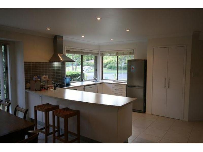 2 Honeyeater Ave, Noosaville QLD 4566