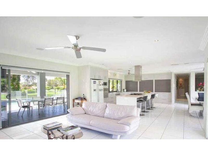 1 Exford Court, Cooroibah QLD 4565