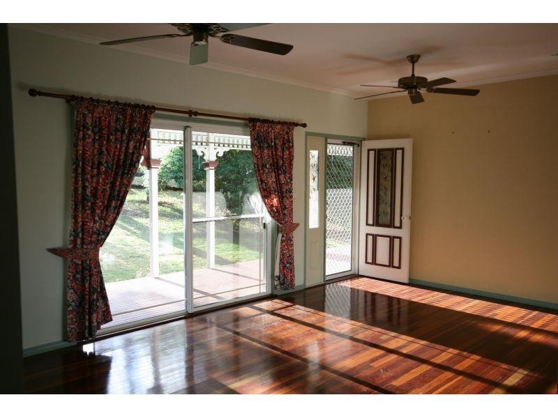 33 Kabi Cres, Widgee QLD 4570