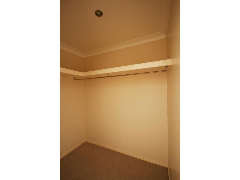 1 Greens Court, Southside QLD 4570