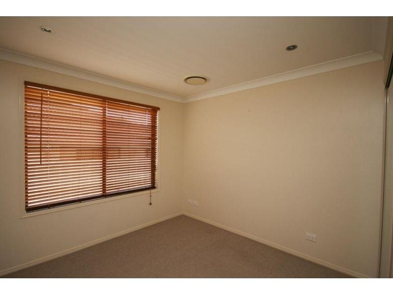 1 Greens Court, Southside QLD 4570