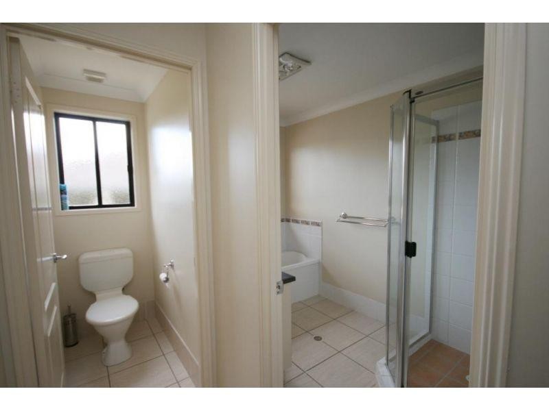 1 Greens Court, Southside QLD 4570