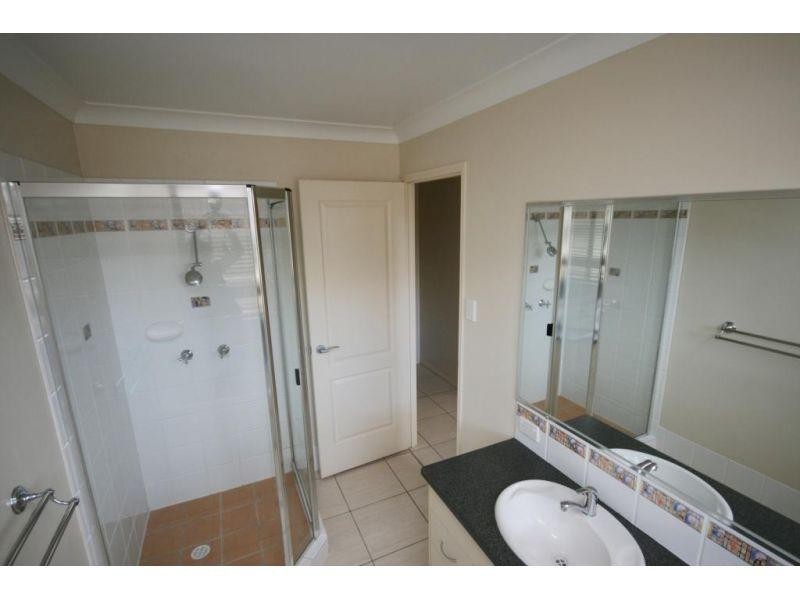 1 Greens Court, Southside QLD 4570