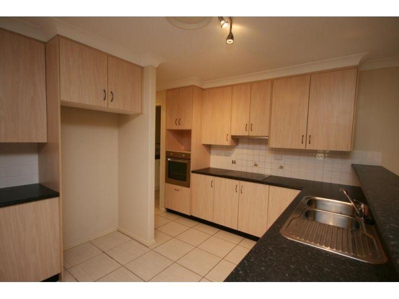 1 Greens Court, Southside QLD 4570