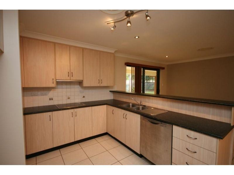 1 Greens Court, Southside QLD 4570