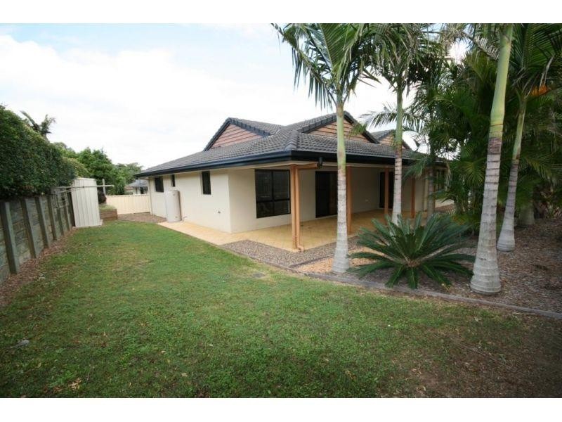 1 Greens Court, Southside QLD 4570