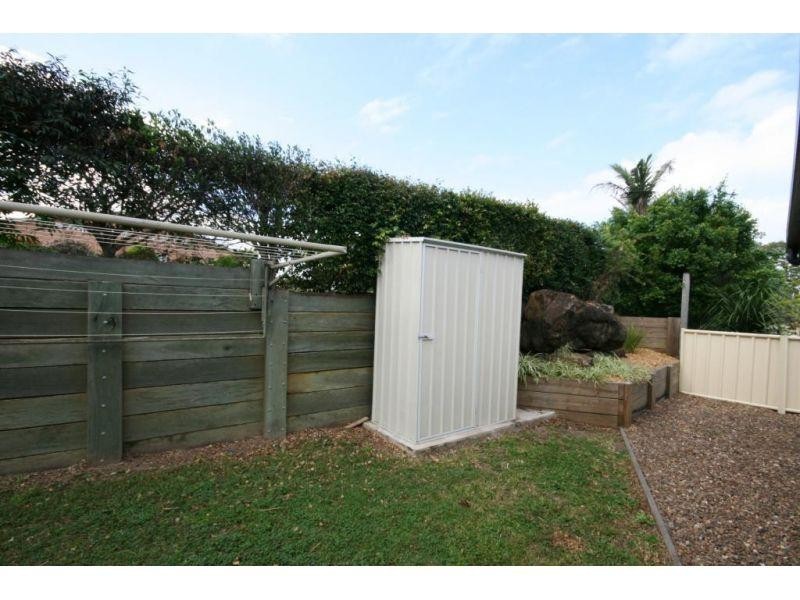 1 Greens Court, Southside QLD 4570