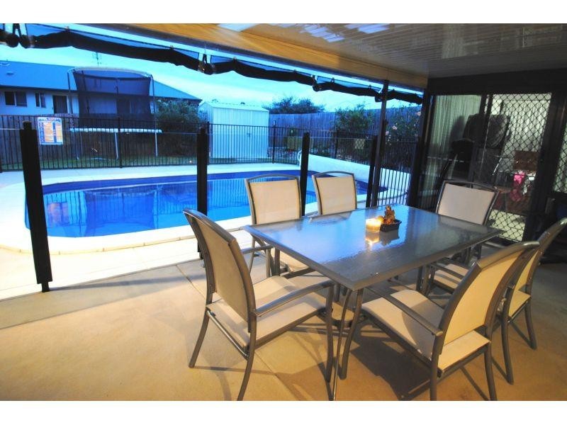 5 Moreton Court, Southside QLD 4570