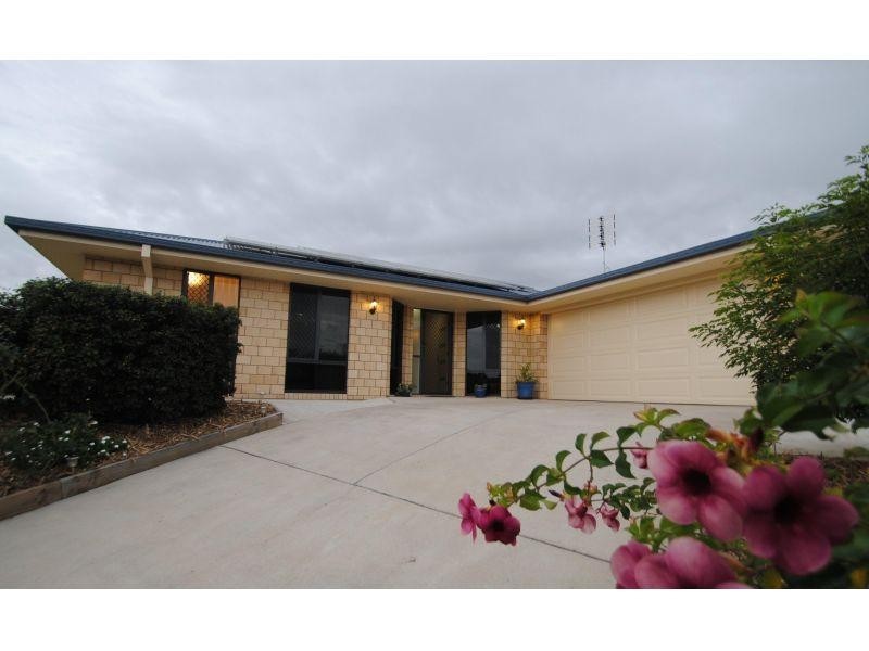 5 Moreton Court, Southside QLD 4570