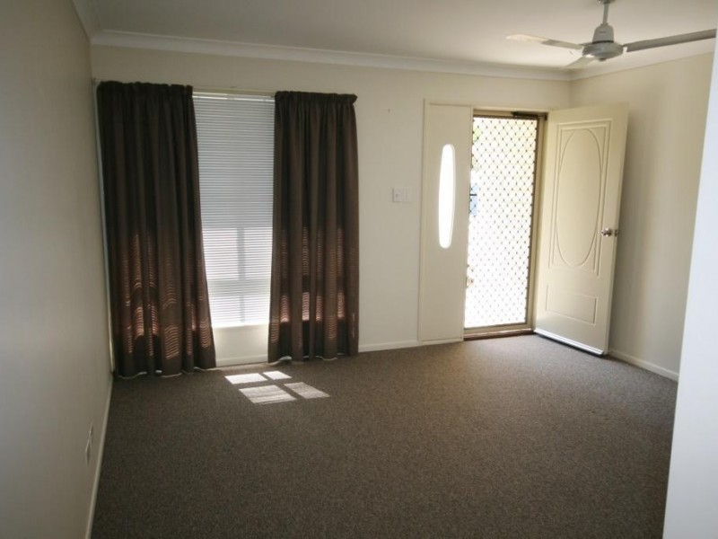 5B Vista Close, Southside QLD 4570
