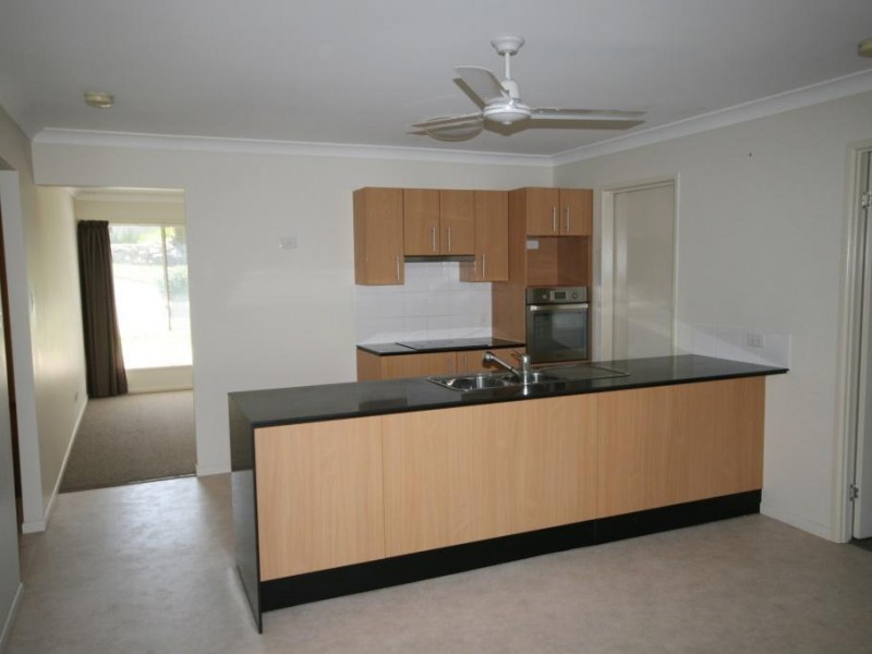 5B Vista Close, Southside QLD 4570