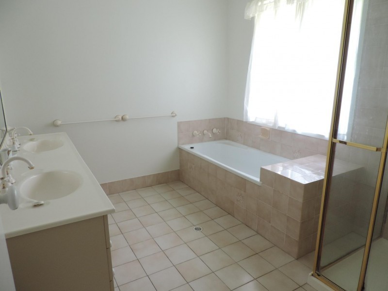 16 Palm Grove Court, Tewantin QLD 4565
