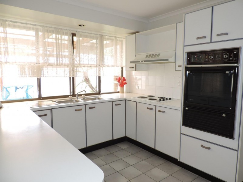 16 Palm Grove Court, Tewantin QLD 4565