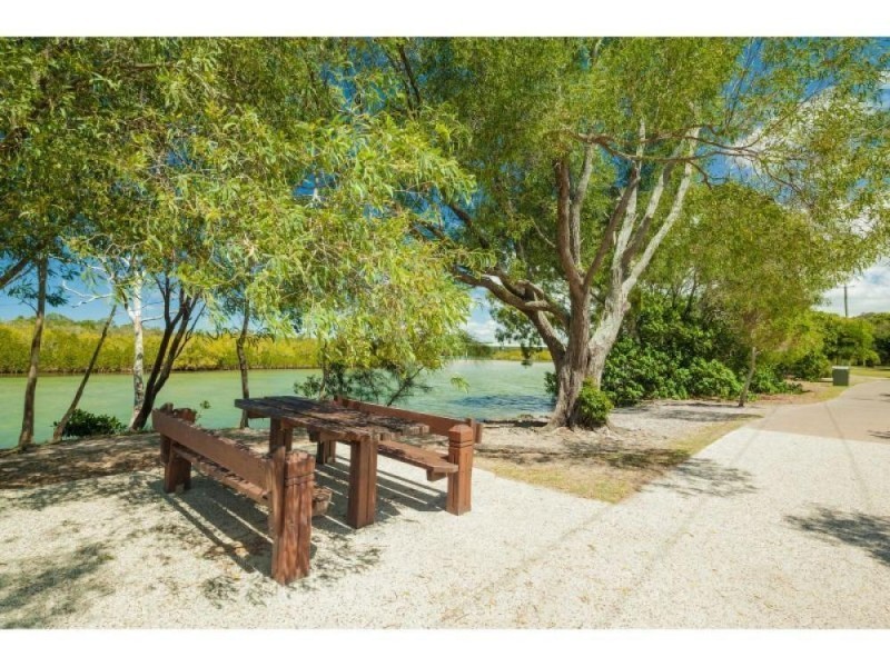 27 Creek Road, Noosaville QLD 4566